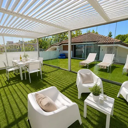 The Park Terrace - Huge Outdoor Quite And *